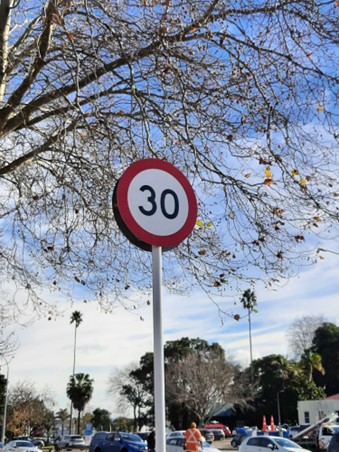 speed limit sign CBD 30kmh